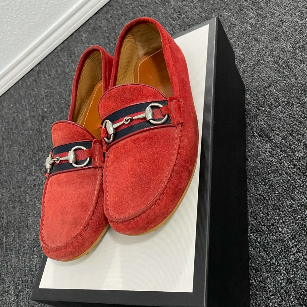 Authentic used Gucci loafers, Gucci size 7, runs big 8, 8.5 US